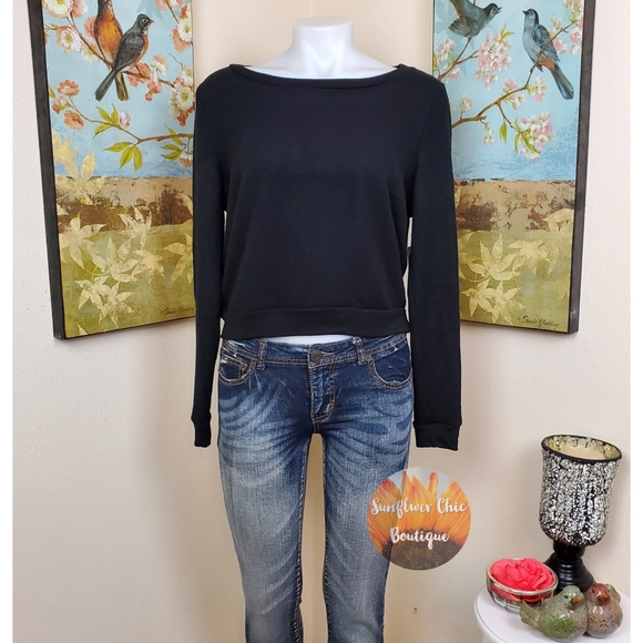 🆕️Make & Model Brushed Hacci Sweatshirt - Picture 6 of 12